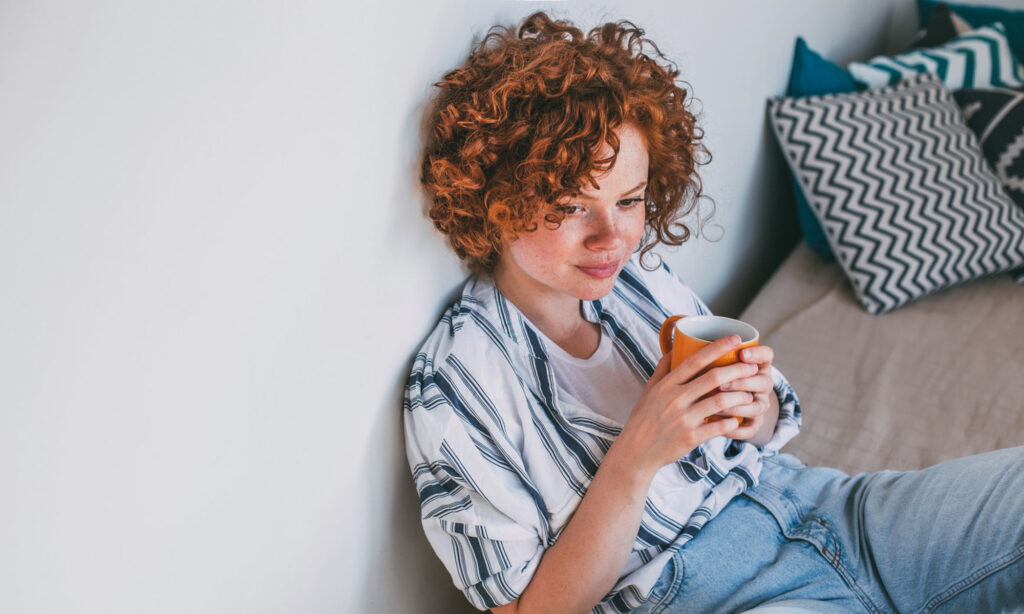 4 Ways To Quiet Intrusive Thoughts, From A Psychologist