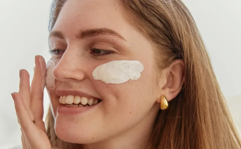 Why Does My Face Burns When Applying Moisturizer? – Beautiful With Brains